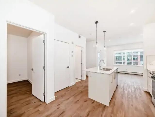 Condo for rent in Chelsea, Chestermere