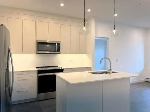 Condo for rent in Chestermere, Alberta