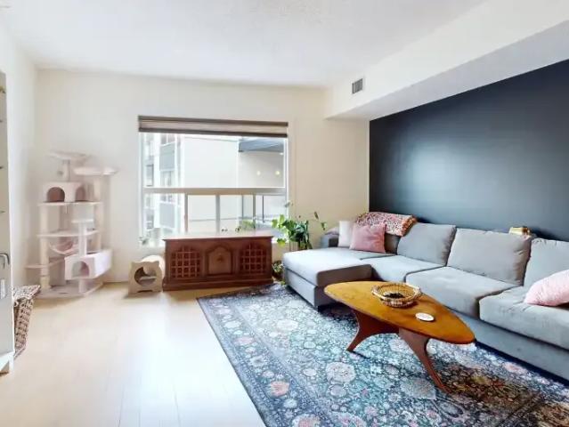Condo for rent in Wîhkwêntôwin, Edmonton