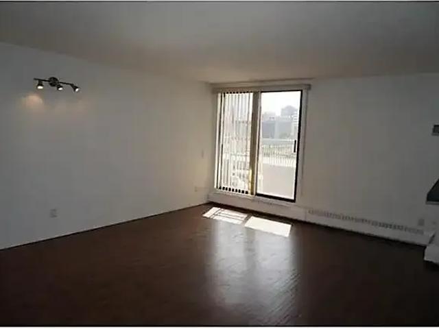 Condo for rent in Wedgewood, Alberta