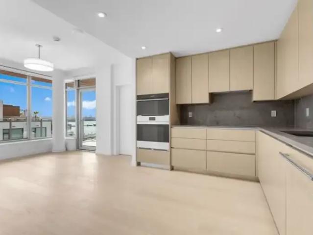 Condo for rent in North Vancouver, British Columbia