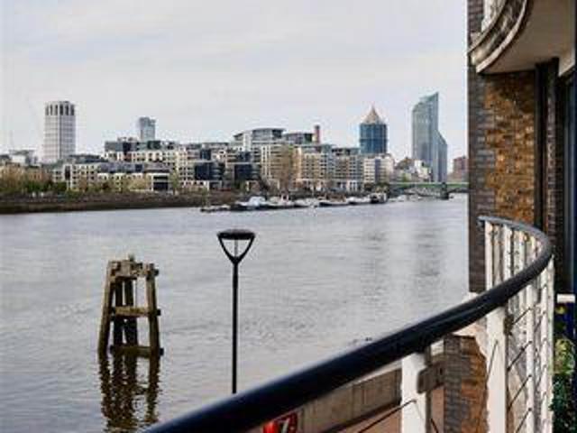 Apartment for sale in Battersea, Greater London