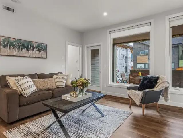 Condo for rent in Alberta