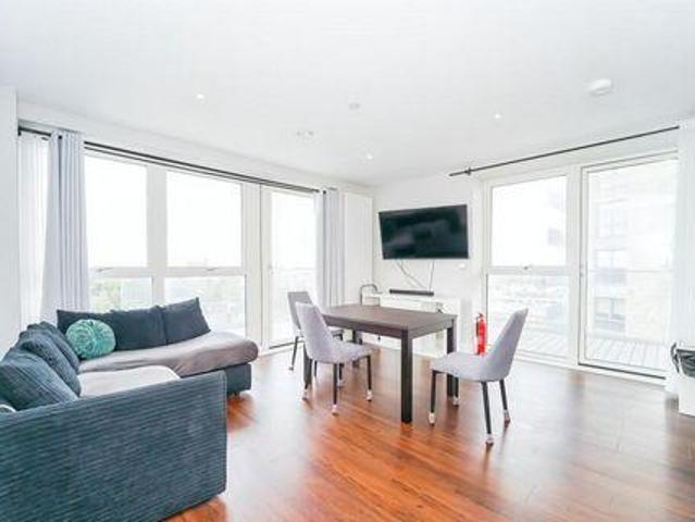 Apartment for sale in London Borough of Ealing, Greater London