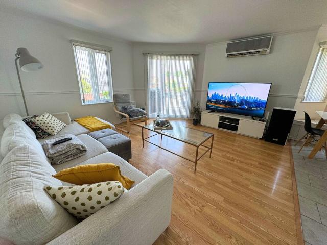 Apartment for rent in Les Moulins, Quebec