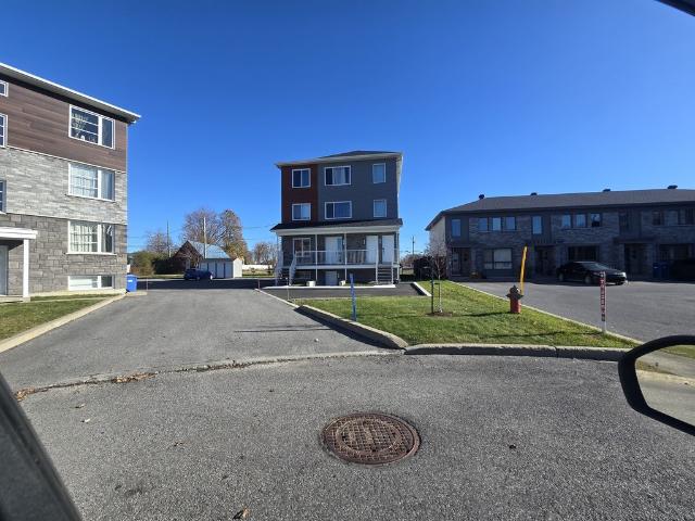 Apartment for rent in Les Jardins-de-napierville, Quebec