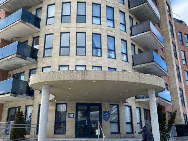 Apartment for rent in Dollard-des-ormeaux