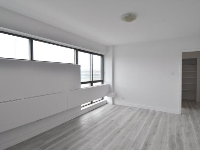 Apartment for rent in Mont-royal, Quebec