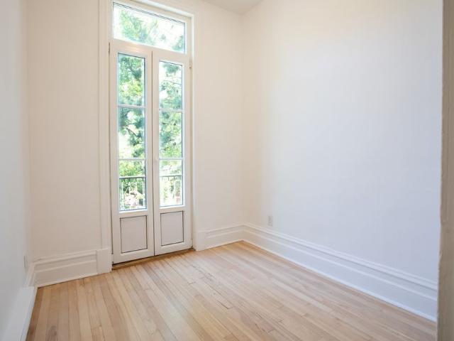 Apartment for rent in Village gai, Montréal