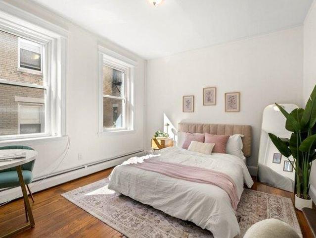 Condo for sale in Aberdeen, Boston