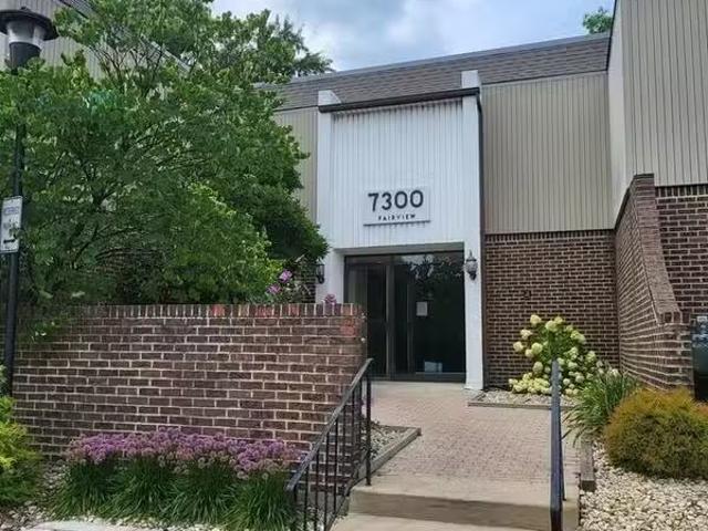 Condo for rent in Downers Grove
