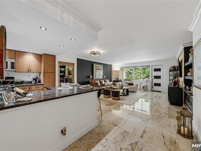 Condo for sale in Edgewater, New Jersey