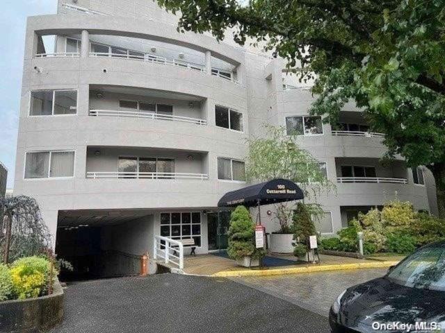 Condo for rent in Great Neck, New York