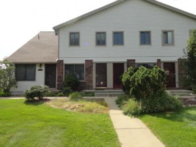 Condo for rent in Commerce Township, Michigan