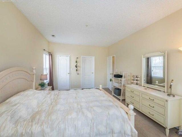 Condo for rent in Wayne