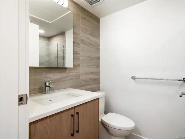 Condo for rent in Winfield, British Columbia