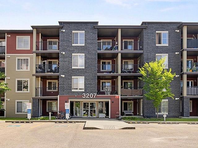 Condo for sale in Wedgewood, Alberta