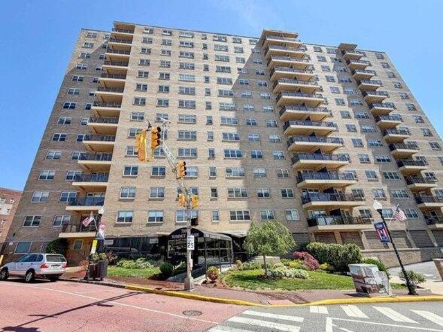 Condo for sale in Hudson, New Jersey
