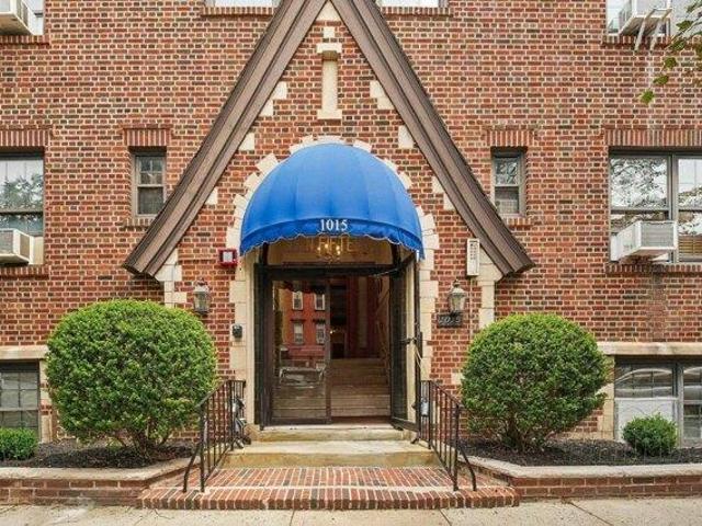 Condo for sale in Hudson, New Jersey