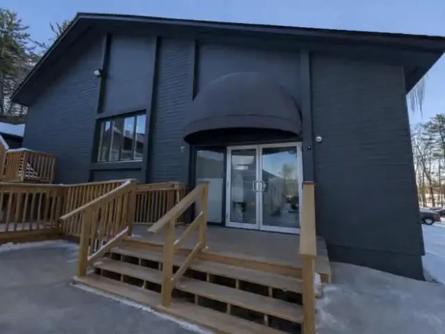 Condo for rent in Ontario