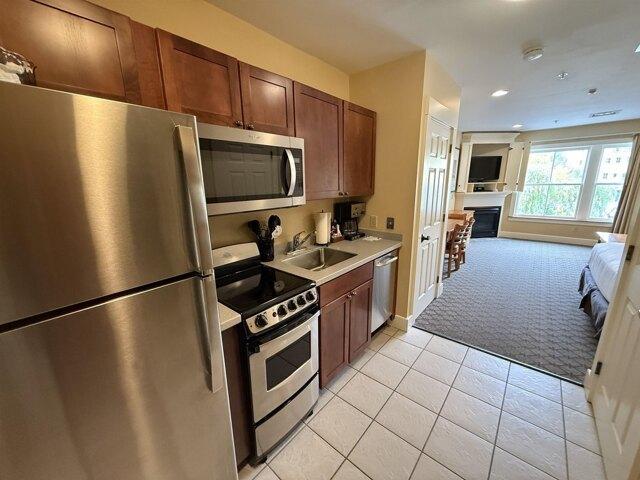 Condo for sale in Grahamville, Ludlow
