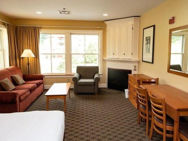 Condo for sale in Grahamville, Ludlow