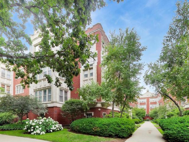 Condo for sale in Oak Park, Illinois