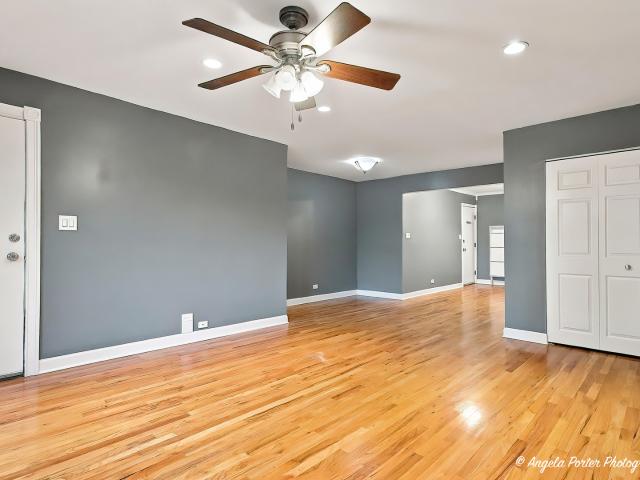 Condo for sale in Des Plaines, Illinois