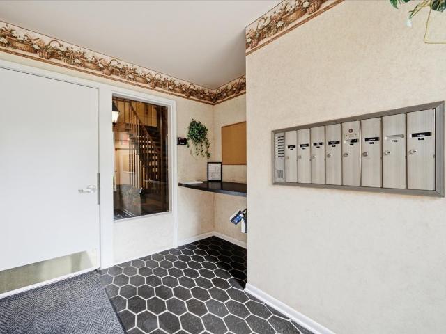 Condo for sale in Wheaton, DuPage County