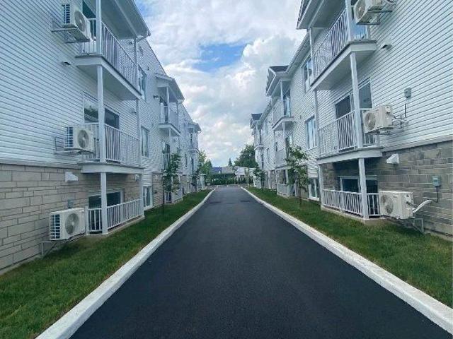 Apartment for rent in Pierre-de Saurel, Quebec