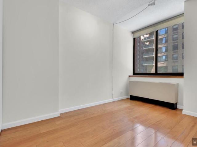 Condo for sale in Arverne, New York