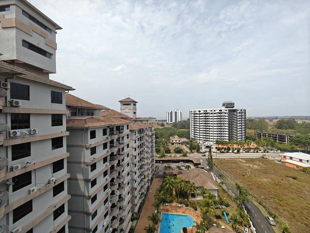 Condominium for sale in Malaka