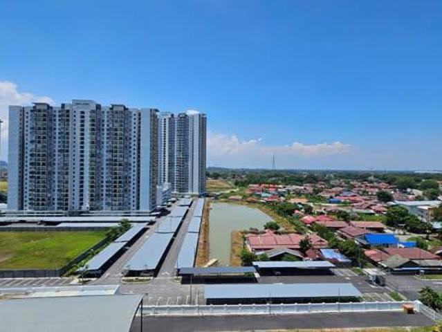 Condominium for rent in Malaka