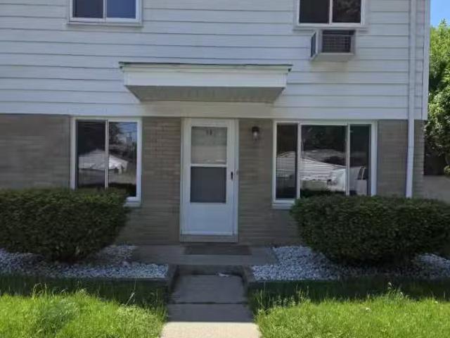 Condo for rent in Redford