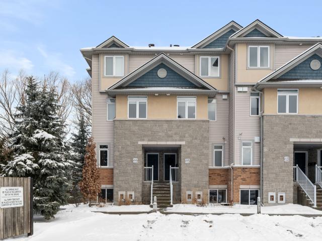 Apartment for rent in Mulhurst Bay, Ontario