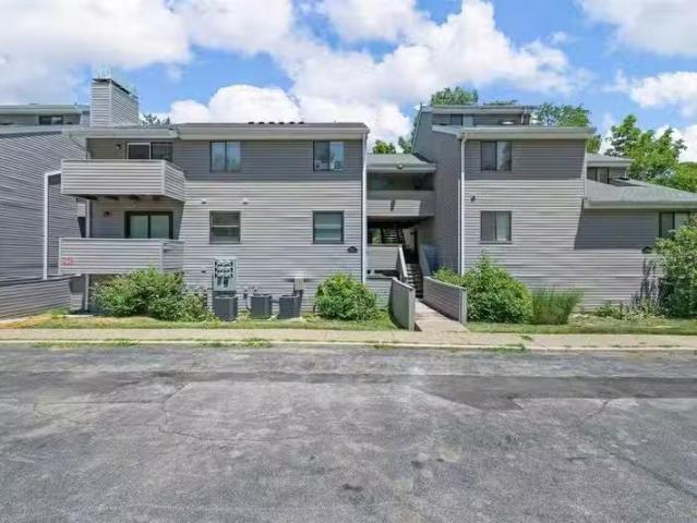 Condo for rent in Ballwin