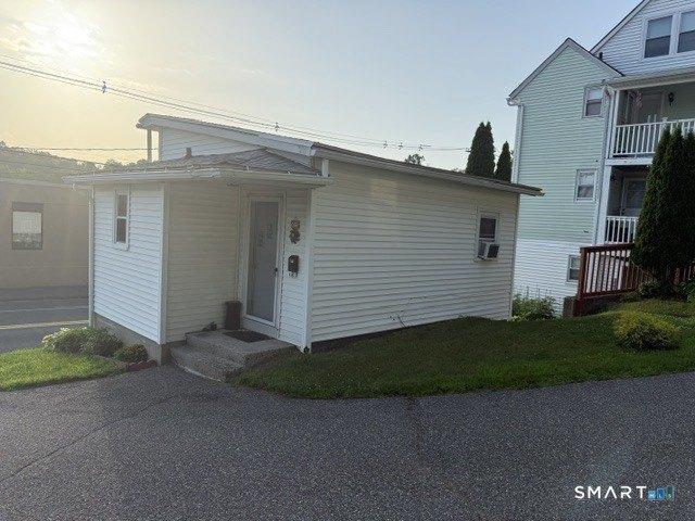 Condo for sale in Oakville, Connecticut