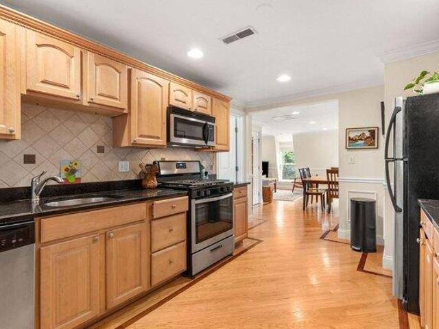 Condo for sale in Andover, Essex County