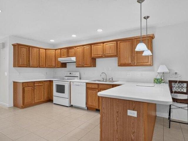 Condo for sale in Ashland, Middlesex County