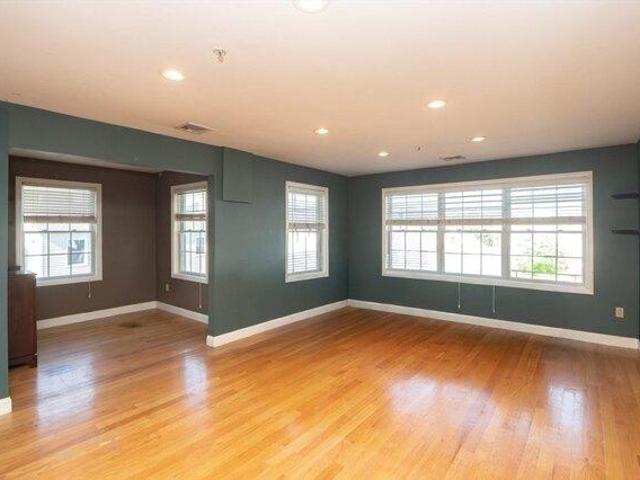 Condo for sale in Beverly, Massachusetts