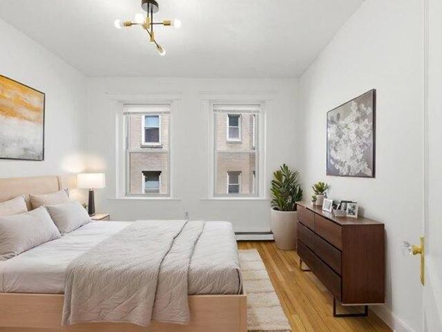 Condo for sale in Aberdeen, Boston