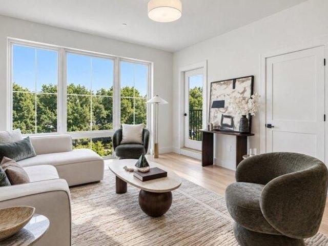 Condo for sale in Gove Street, Boston