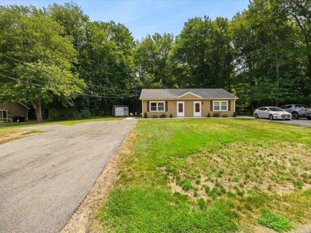 Condo for sale in Bridgewater, Massachusetts