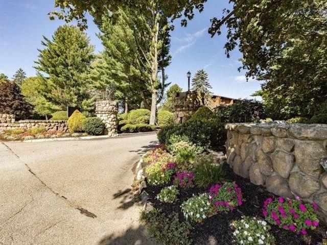 Condo for sale in Fairway Oaks Condominiums, Brockton