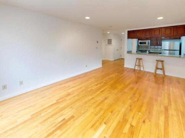 Condo for sale in The Bronx, Arverne