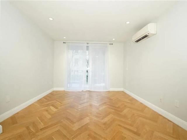 Condo for sale in Arverne, New York