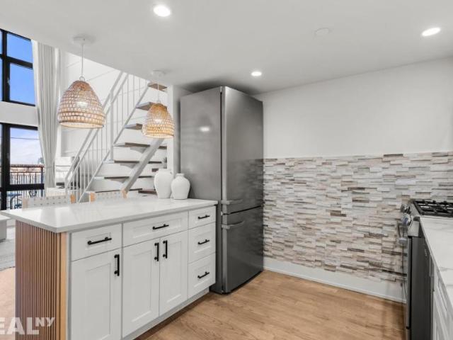 Condo for sale in Arverne, New York