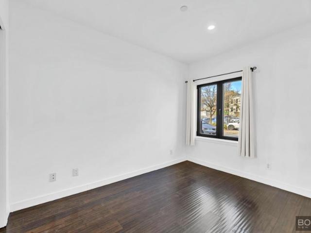Condo for sale in Arverne, New York