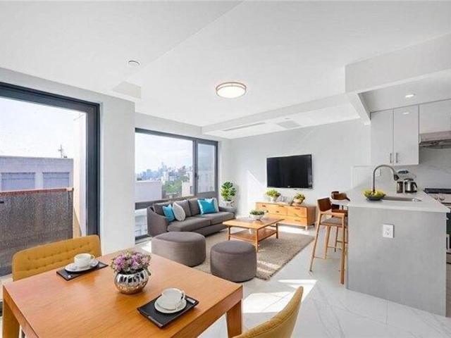 Condo for sale in Arverne, New York