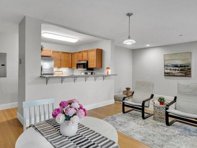 Condo for sale in Cambridge Highlands, Cambridge